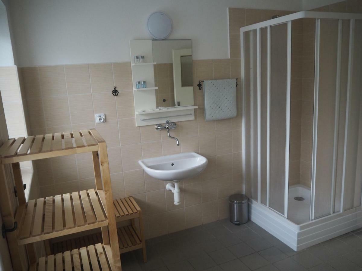 Economy Apartments Ceske Svycarsko Hrensko Ngoại thất bức ảnh